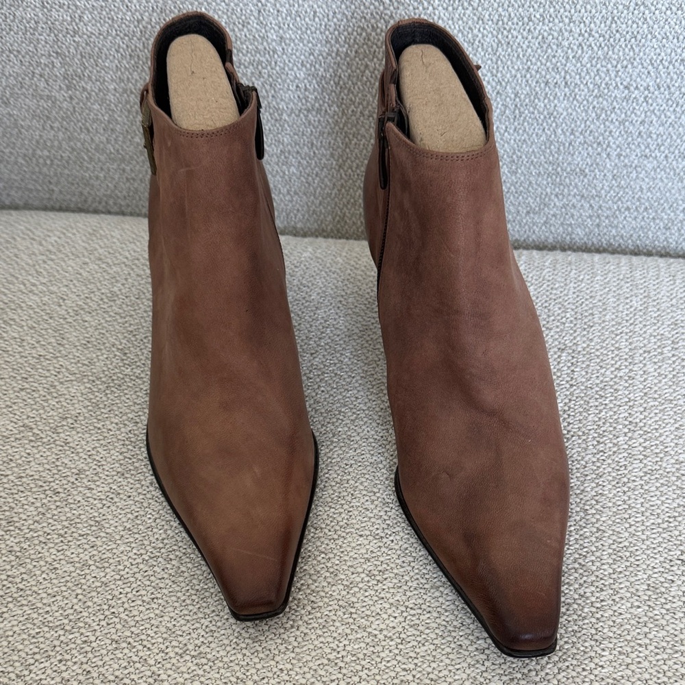 Donald J. Pliner Loni Brown Heeled Boots